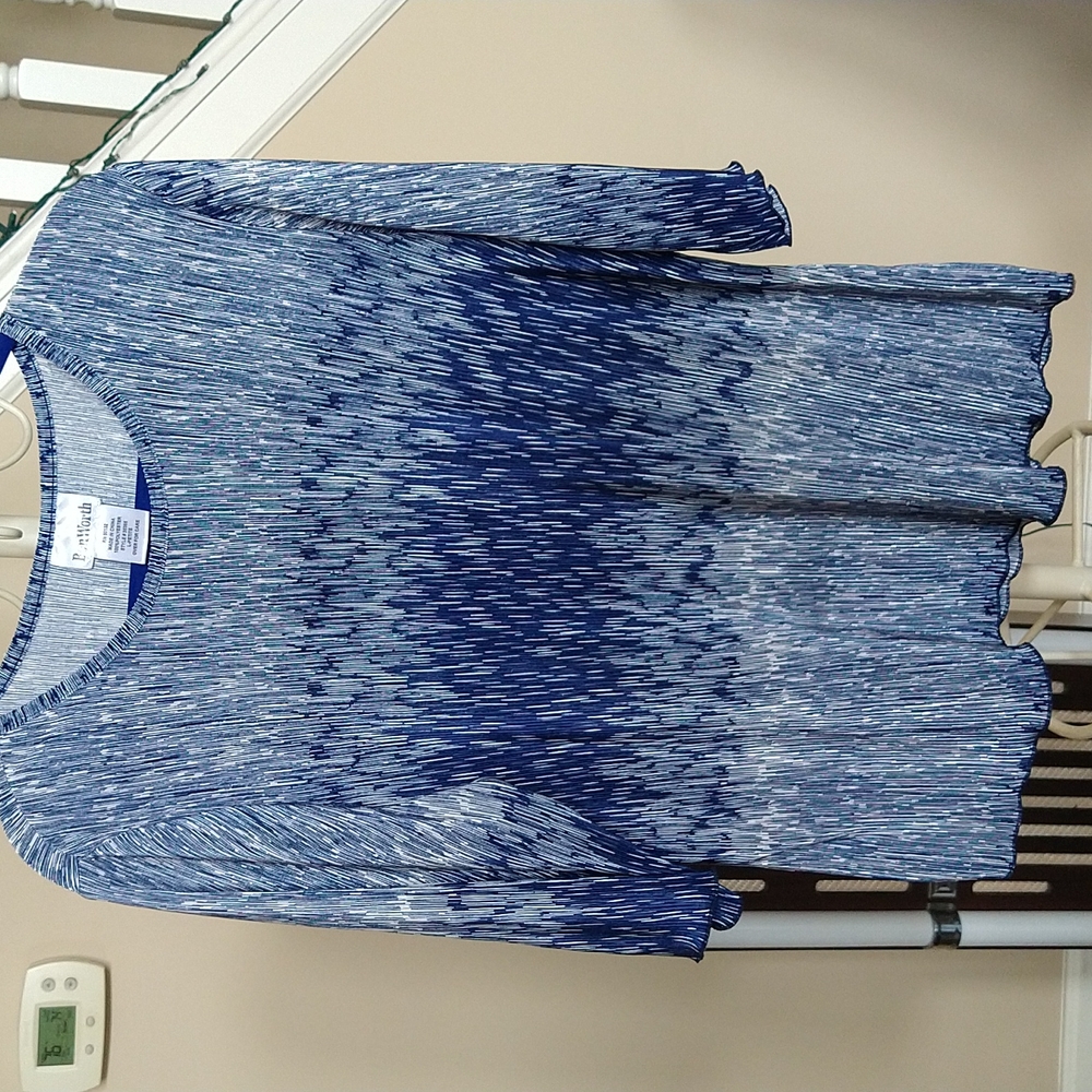 BON WORTH Blue and White Elbow Length Sleeves, Pleated Semi-sheer Top, Sz L Pet